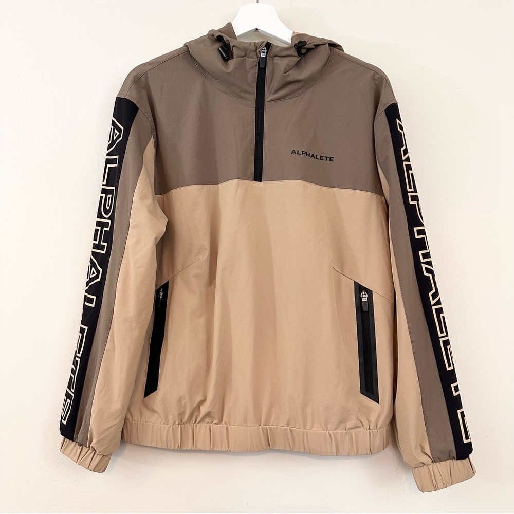 Alphalete Men’s Exp Tech Windbreaker-Desert Safari